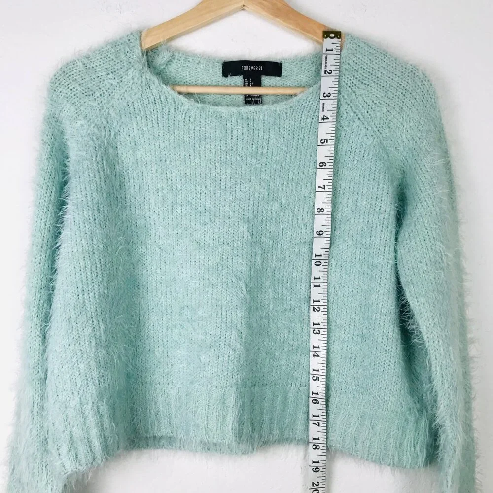Forever 21 Mint Green Cropped Sweater Size Small